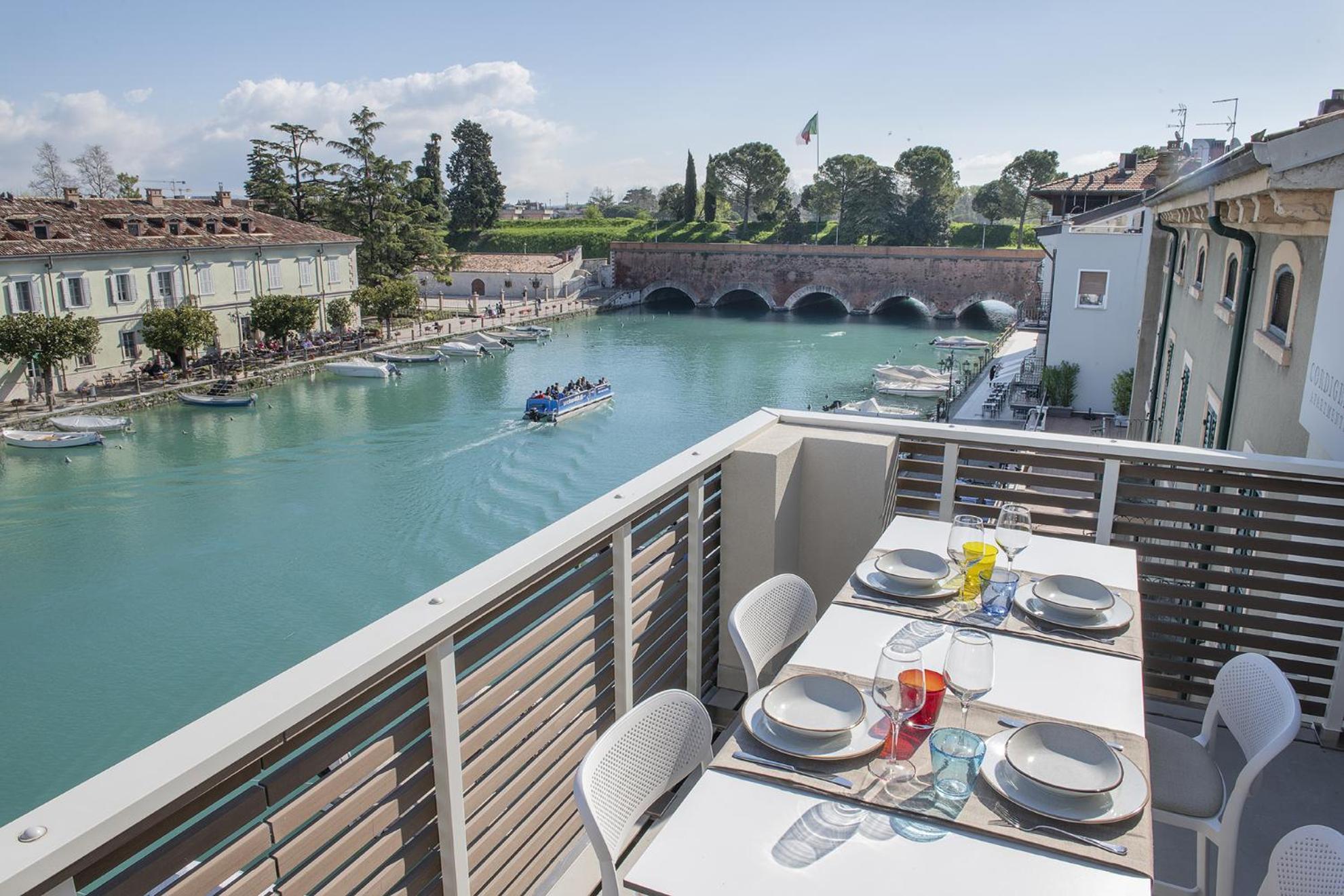 Palazzo Cordigero - Apartments Peschiera del Garda Extérieur photo