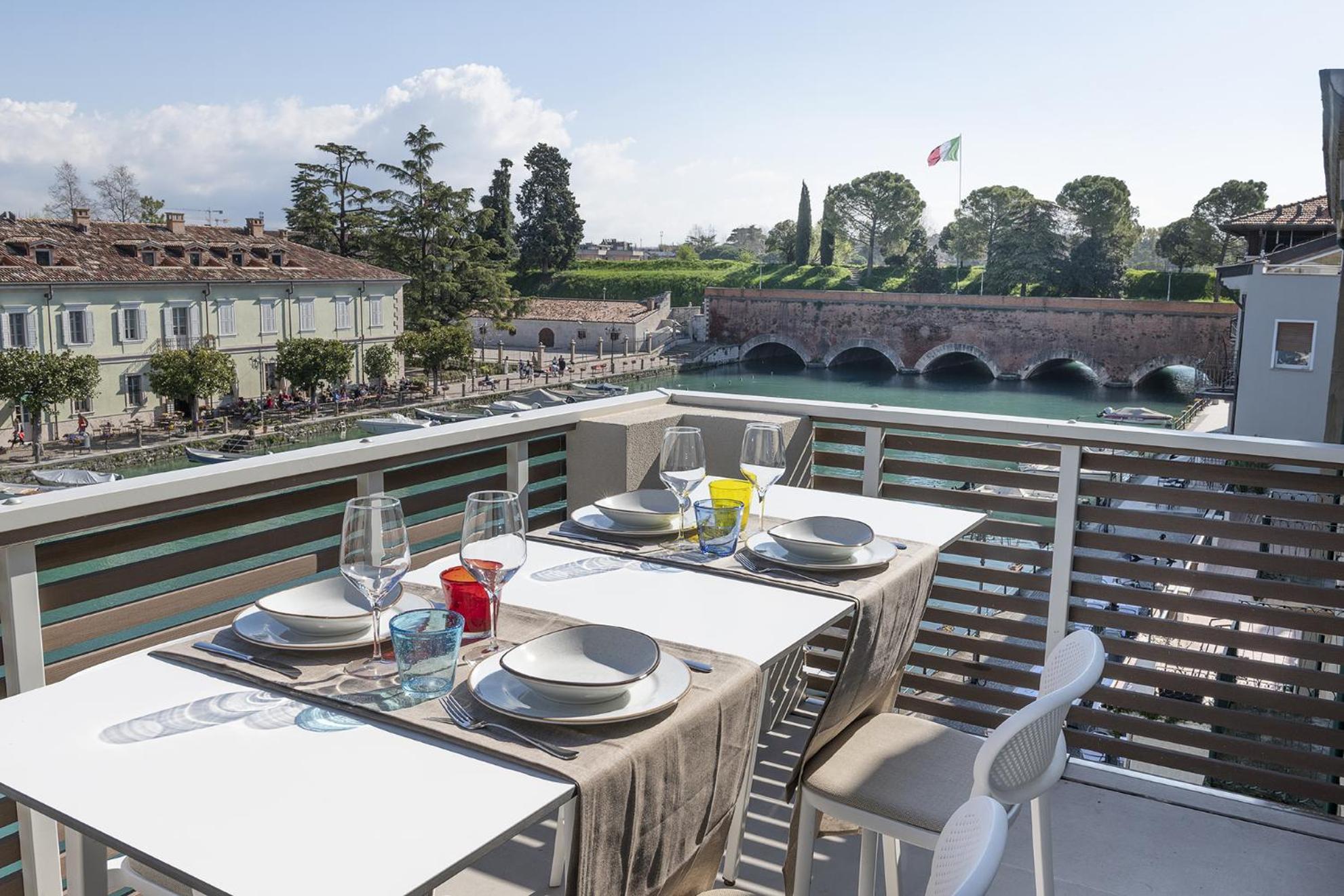 Palazzo Cordigero - Apartments Peschiera del Garda Extérieur photo
